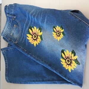 Miss Look Painted Flower Distressed Jeans